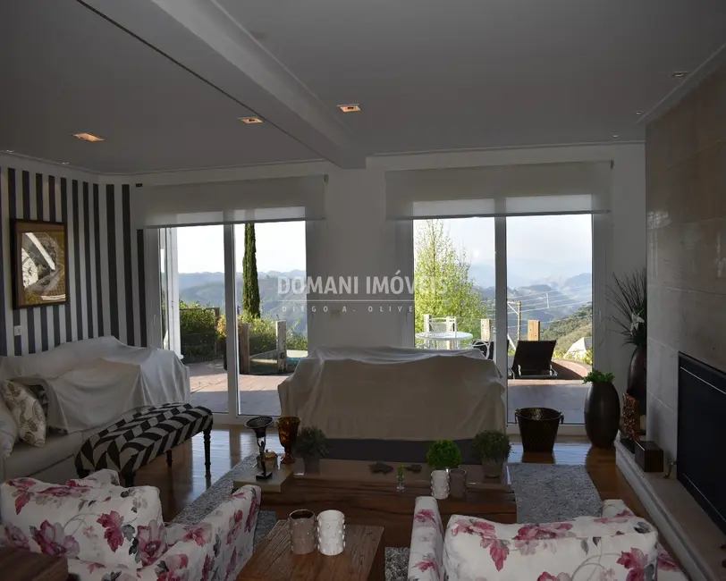 Foto 8 de Casa de Condomínio com 4 quartos à venda, 210m2 em Campos Do Jordao - SP