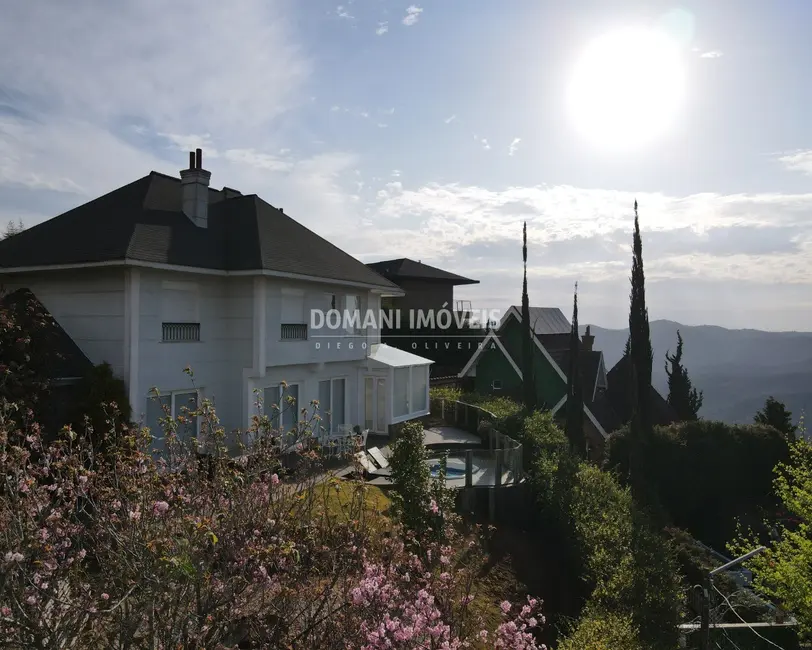 Foto 3 de Casa de Condomínio com 4 quartos à venda, 210m2 em Campos Do Jordao - SP