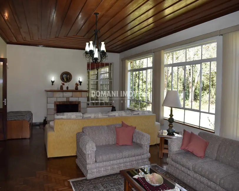 Foto 7 de Casa com 3 quartos à venda, 270m2 em Campos Do Jordao - SP