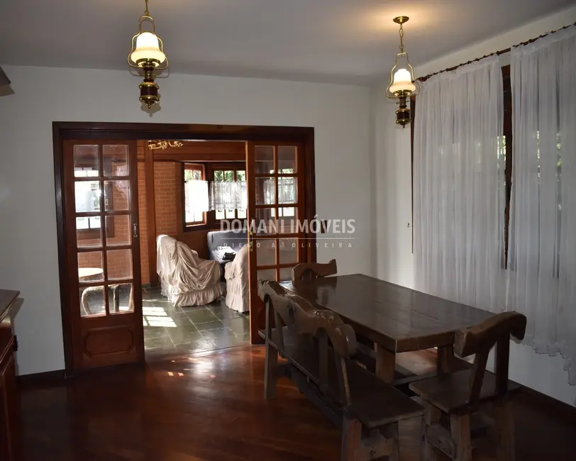 Foto 8 de Casa de Condomínio com 3 quartos à venda, 270m2 em Campos Do Jordao - SP