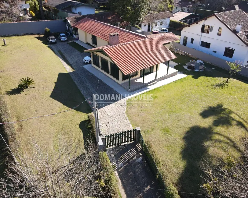 Foto 2 de Casa com 5 quartos à venda, 1400m2 em Campos Do Jordao - SP