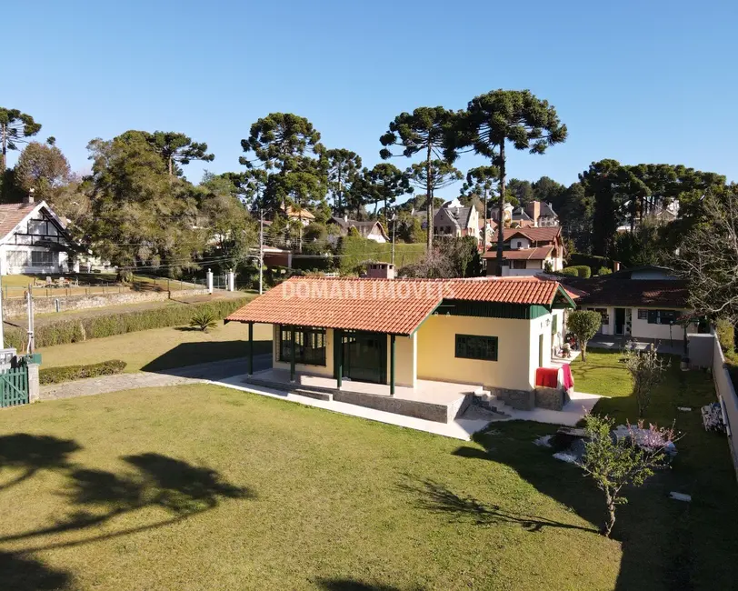 Foto 1 de Casa com 5 quartos à venda, 1400m2 em Campos Do Jordao - SP