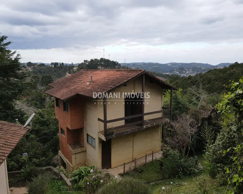 Foto 2 de Casa com 3 quartos à venda, 142m2 em Campos Do Jordao - SP