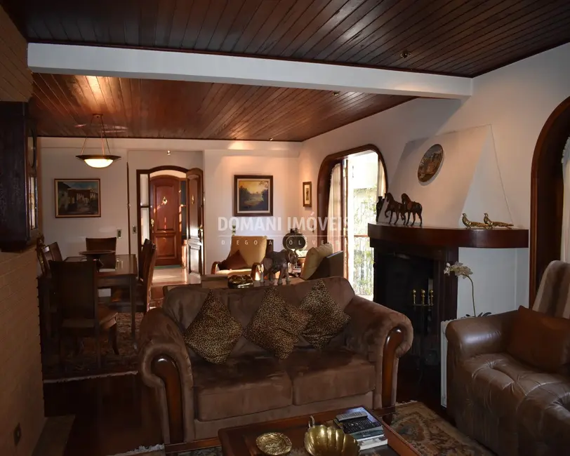 Apartamento com 4 quartos à venda, 170m2 em Campos Do Jordao - SP - imagem 8 Foto 8 de Apartamento com 4 quartos à venda, 170m2 em Campos Do Jordao - SP