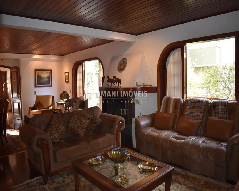 Apartamento com 4 quartos à venda, 170m2 em Campos Do Jordao - SP - imagem 7 Foto 7 de Apartamento com 4 quartos à venda, 170m2 em Campos Do Jordao - SP