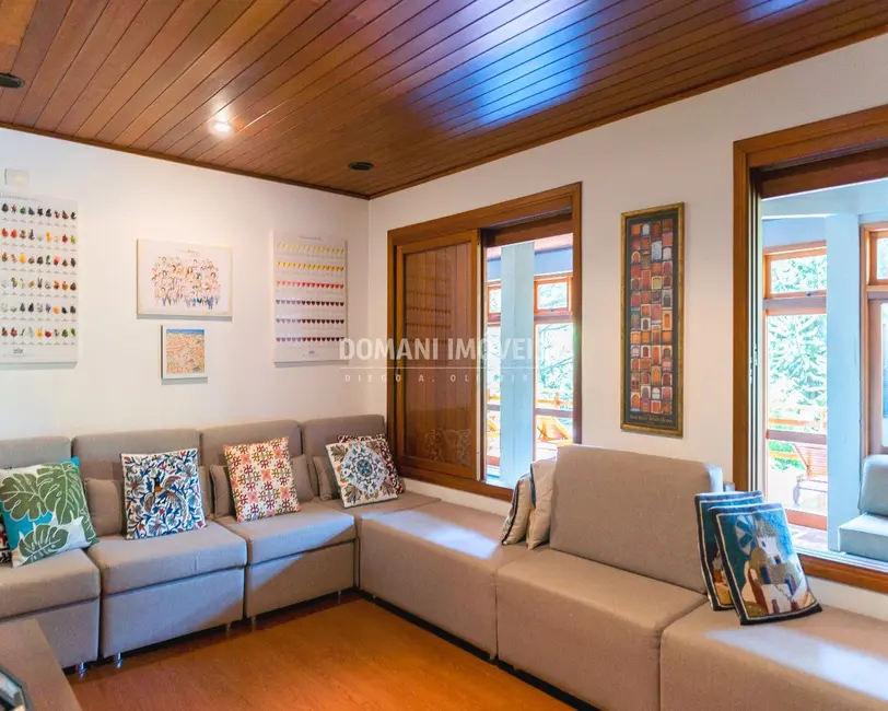 Casa com 7 quartos à venda, 960m2 em Campos Do Jordao - SP - imagem 9 Foto 9 de Casa com 7 quartos à venda, 960m2 em Campos Do Jordao - SP