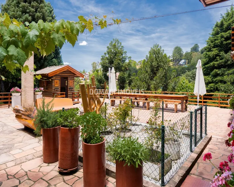 Casa com 7 quartos à venda, 960m2 em Campos Do Jordao - SP - imagem 6 Foto 6 de Casa com 7 quartos à venda, 960m2 em Campos Do Jordao - SP