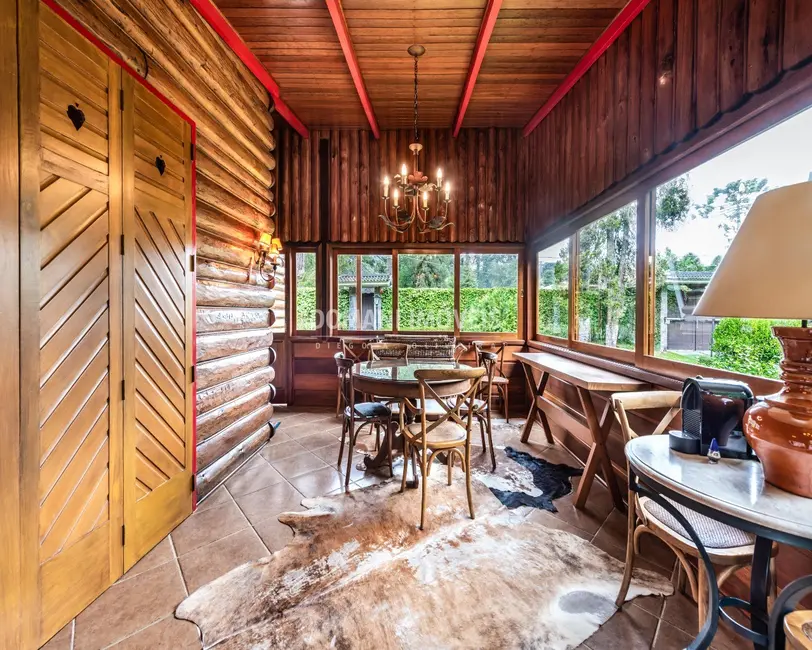 Foto 9 de Casa com 4 quartos à venda, 722m2 em Campos Do Jordao - SP