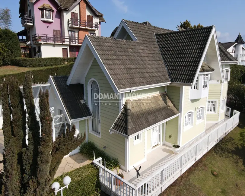 Foto 5 de Casa com 5 quartos à venda, 305m2 em Campos Do Jordao - SP