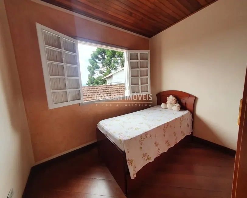 Casa com 4 quartos à venda, 185m2 em Campos Do Jordao - SP - imagem 6 Foto 6 de Casa com 4 quartos à venda, 185m2 em Campos Do Jordao - SP