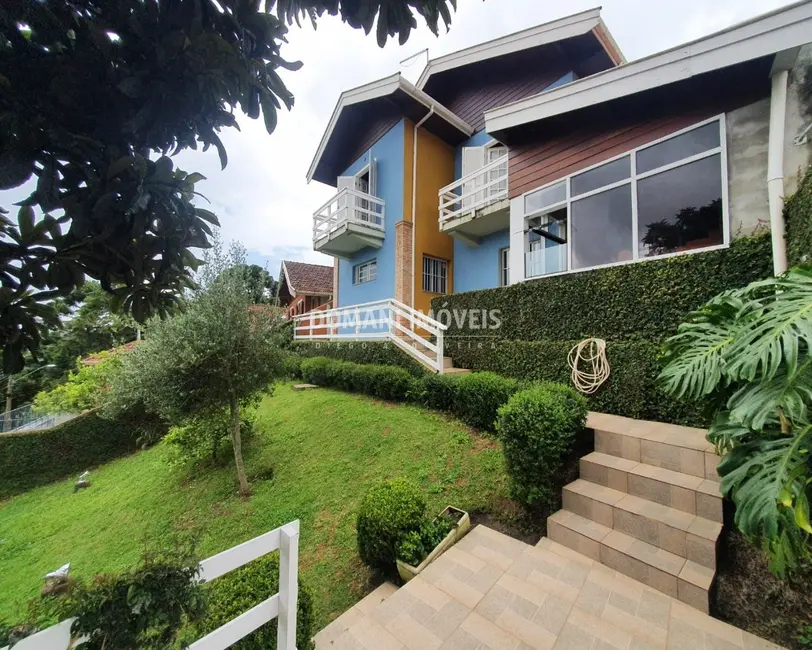 Foto 1 de Casa com 4 quartos à venda, 185m2 em Campos Do Jordao - SP