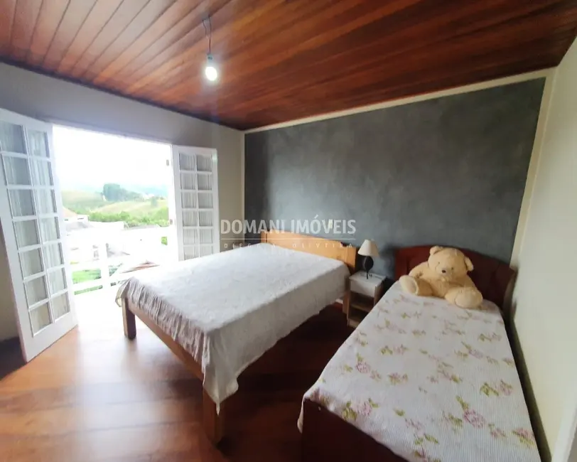 Casa com 4 quartos à venda, 185m2 em Campos Do Jordao - SP - imagem 8 Foto 8 de Casa com 4 quartos à venda, 185m2 em Campos Do Jordao - SP