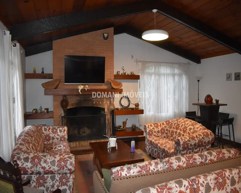 Casa com 5 quartos à venda, 570m2 em Campos Do Jordao - SP - imagem 9 Foto 9 de Casa com 5 quartos à venda, 570m2 em Campos Do Jordao - SP