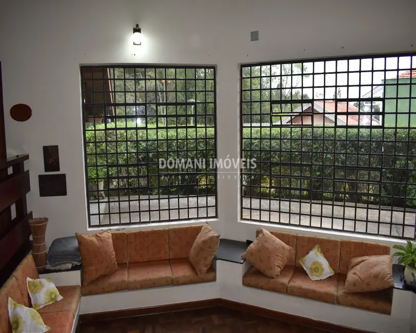 Casa com 5 quartos à venda, 255m2 em Campos Do Jordao - SP - imagem 9 Foto 9 de Casa com 5 quartos à venda, 255m2 em Campos Do Jordao - SP