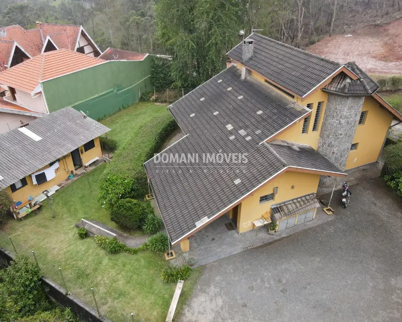 Casa com 5 quartos à venda, 255m2 em Campos Do Jordao - SP - imagem 4 Foto 4 de Casa com 5 quartos à venda, 255m2 em Campos Do Jordao - SP