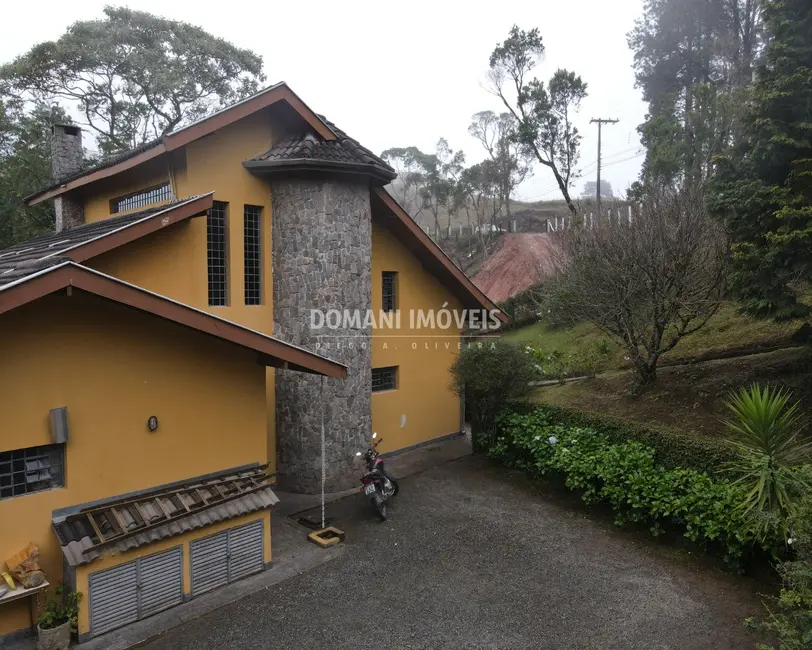 Casa com 5 quartos à venda, 255m2 em Campos Do Jordao - SP - imagem 3 Foto 3 de Casa com 5 quartos à venda, 255m2 em Campos Do Jordao - SP