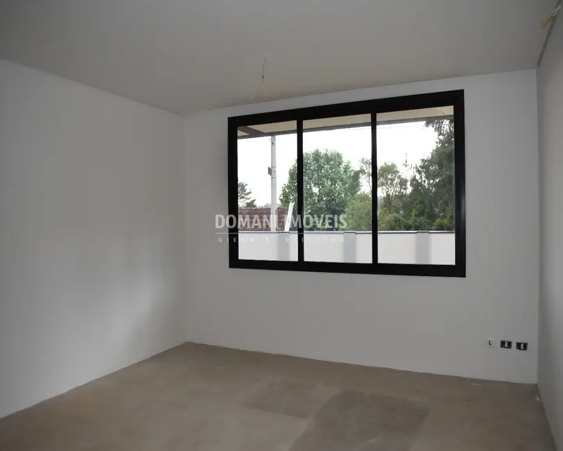 Foto 8 de Casa com 4 quartos à venda, 298m2 em Campos Do Jordao - SP