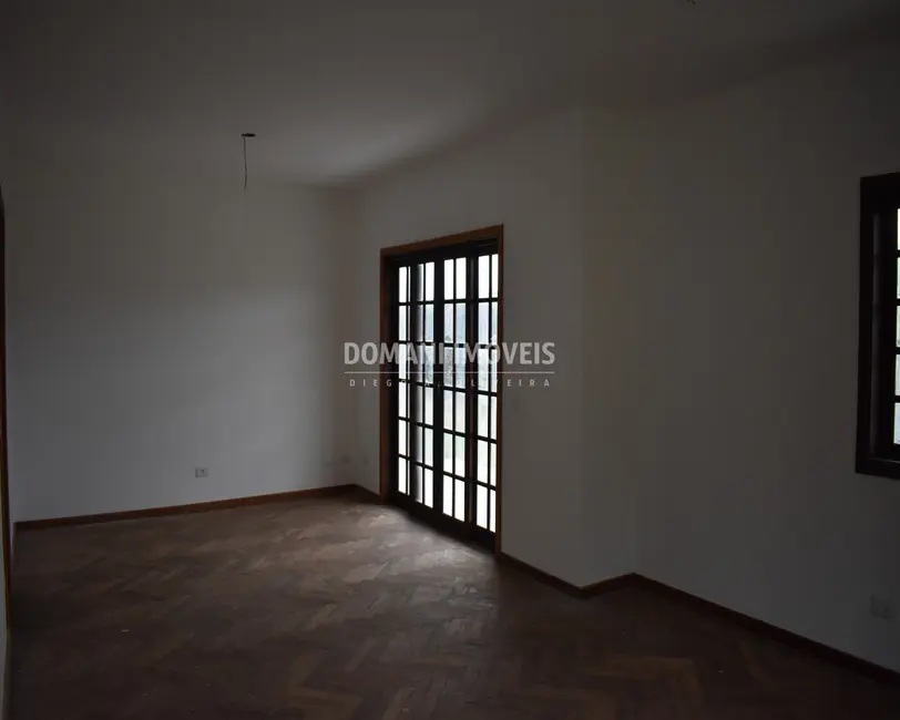 Foto 8 de Casa de Condomínio com 6 quartos à venda, 260m2 em Campos Do Jordao - SP