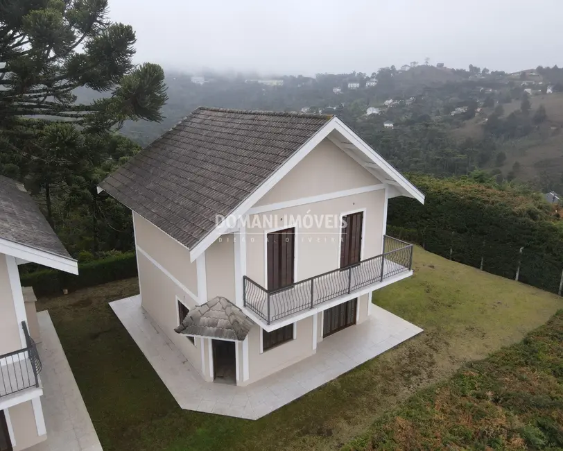 Casa de Condomínio com 3 quartos à venda, 130m2 em Campos Do Jordao - SP - imagem 1 Foto 1 de Casa de Condomínio com 3 quartos à venda, 130m2 em Campos Do Jordao - SP