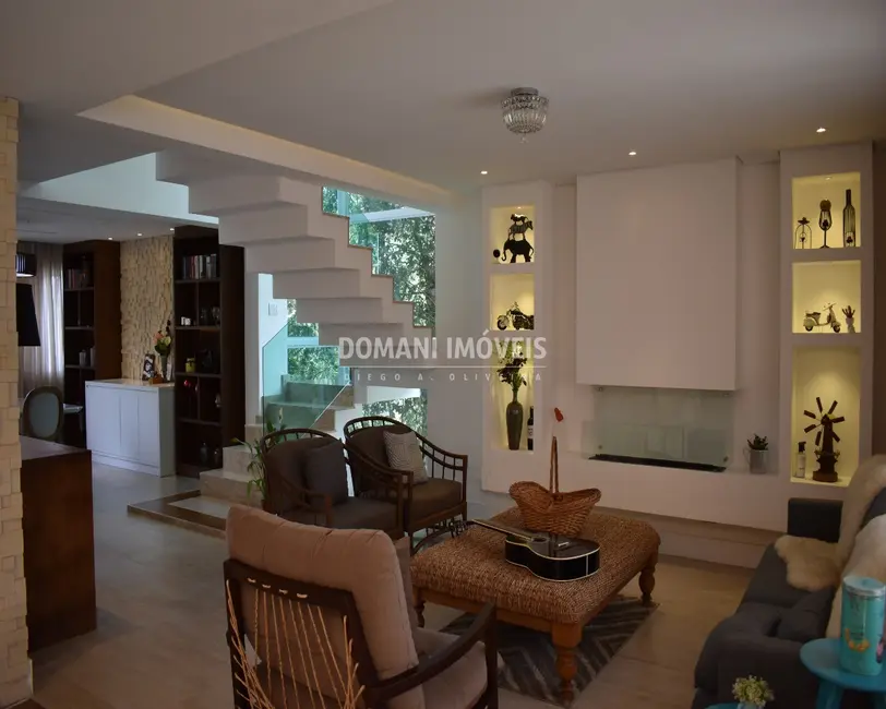 Foto 7 de Casa com 3 quartos à venda e para alugar, 455m2 em Campos Do Jordao - SP