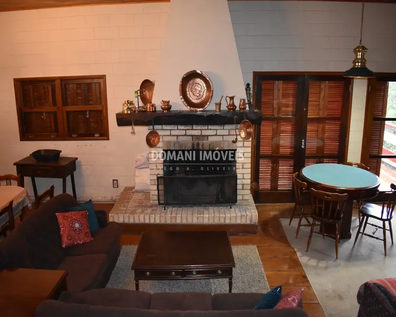 Foto 4 de Casa com 4 quartos à venda, 185m2 em Campos Do Jordao - SP