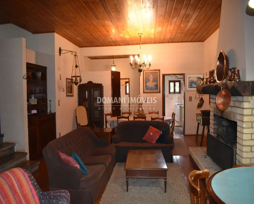 Casa com 4 quartos à venda, 185m2 em Campos Do Jordao - SP - imagem 8 Foto 8 de Casa com 4 quartos à venda, 185m2 em Campos Do Jordao - SP