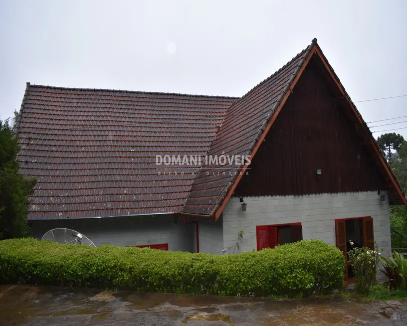 Foto 2 de Casa com 4 quartos à venda, 185m2 em Campos Do Jordao - SP