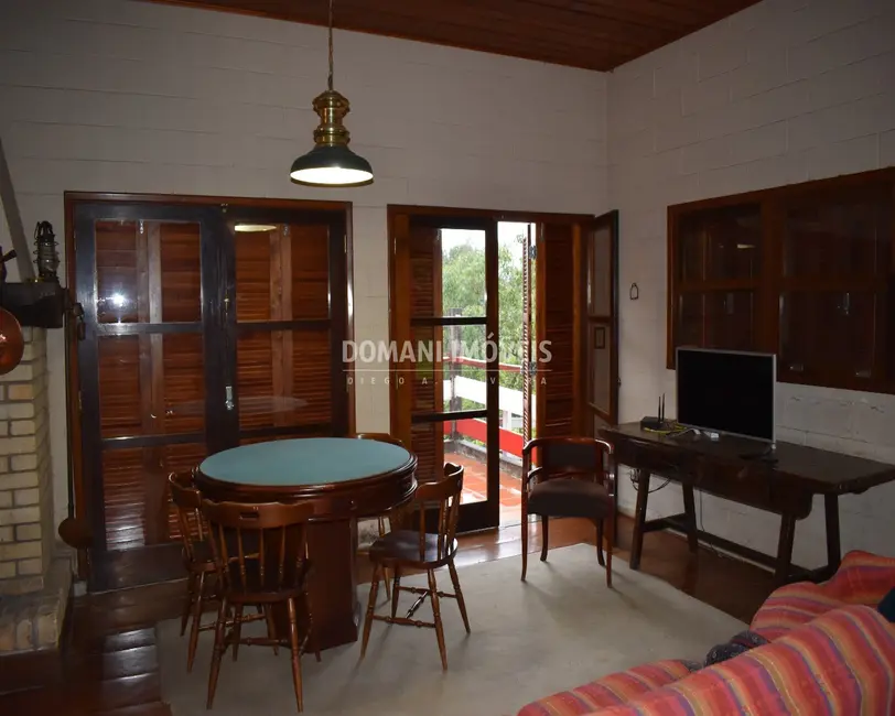 Foto 5 de Casa com 4 quartos à venda, 185m2 em Campos Do Jordao - SP