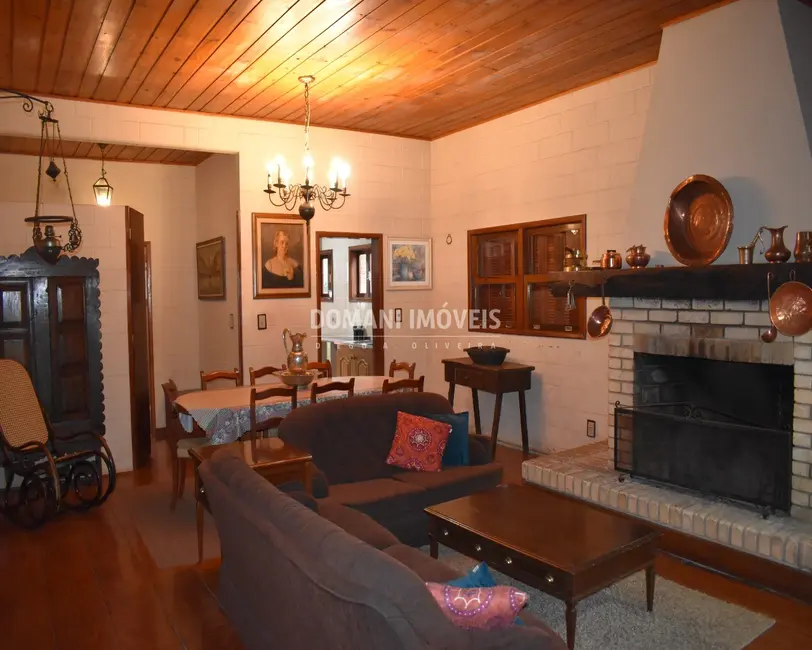 Foto 7 de Casa com 4 quartos à venda, 185m2 em Campos Do Jordao - SP