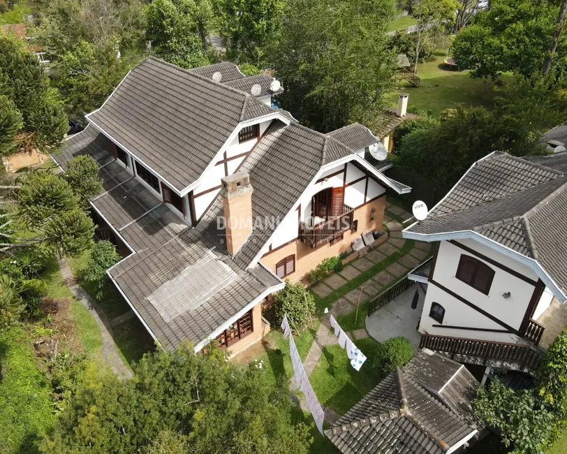 Foto 4 de Casa com 7 quartos à venda, 690m2 em Campos Do Jordao - SP