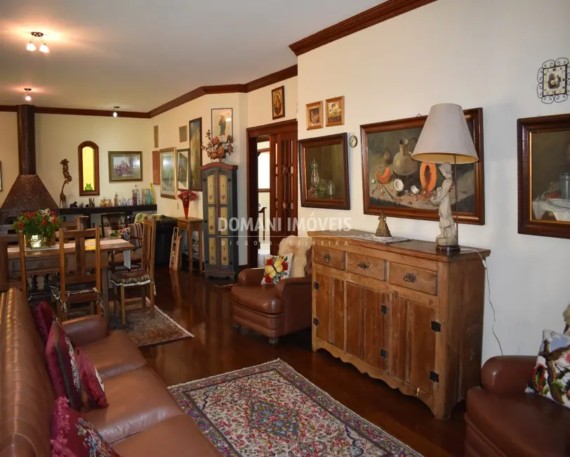 Foto 8 de Casa com 7 quartos à venda, 690m2 em Campos Do Jordao - SP