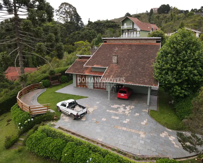 Foto 3 de Casa com 4 quartos à venda e para alugar, 260m2 em Campos Do Jordao - SP
