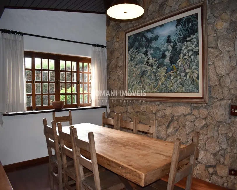 Foto 9 de Casa com 4 quartos à venda e para alugar, 260m2 em Campos Do Jordao - SP