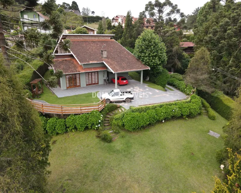 Foto 1 de Casa com 4 quartos à venda e para alugar, 260m2 em Campos Do Jordao - SP