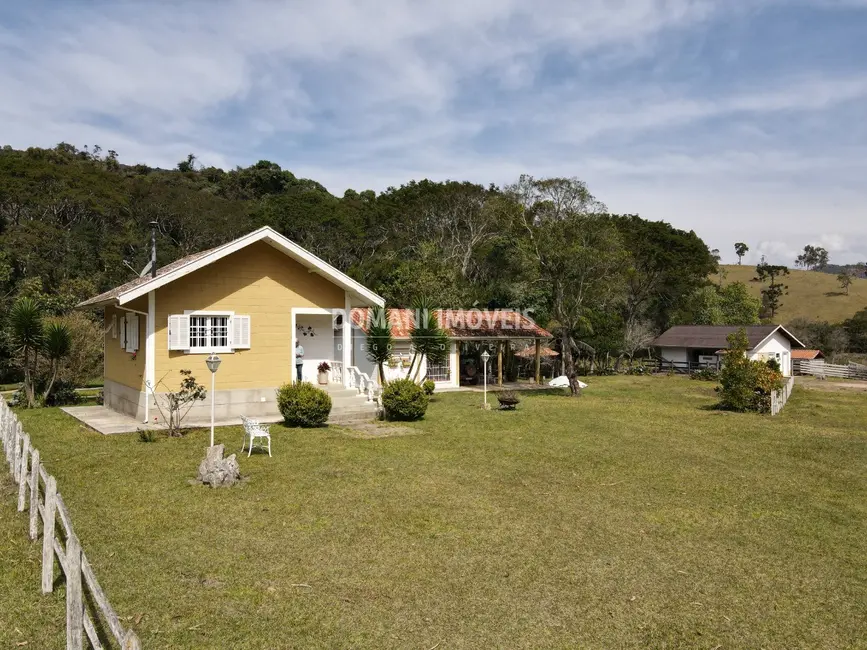 Foto 3 de Sítio / Rancho com 1 quarto à venda, 170m2 em Campos Do Jordao - SP