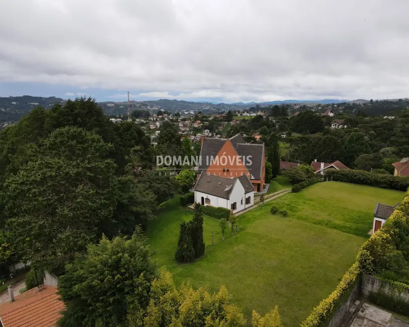 Foto 2 de Casa com 4 quartos à venda e para alugar, 530m2 em Campos Do Jordao - SP