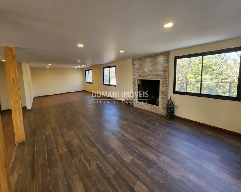 Casa com 7 quartos para alugar, 780m2 em Campos Do Jordao - SP - imagem 4 Foto 4 de Casa com 7 quartos para alugar, 780m2 em Campos Do Jordao - SP