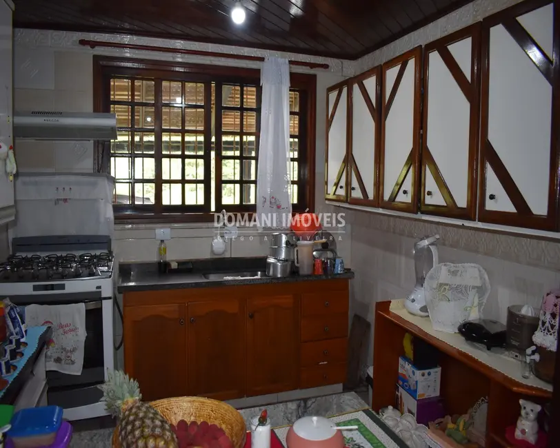 Foto 9 de Casa com 2 quartos à venda, 152m2 em Campos Do Jordao - SP