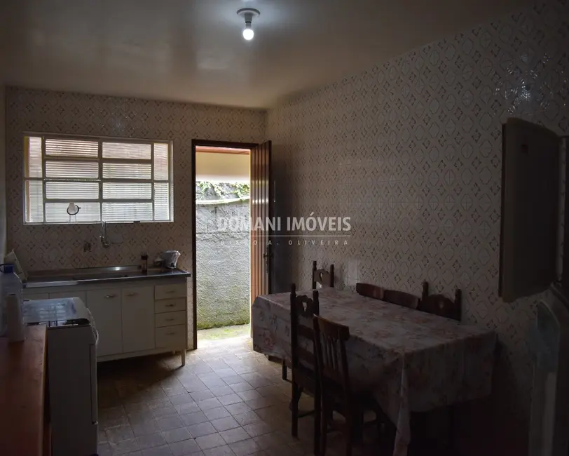 Foto 9 de Casa com 3 quartos à venda, 198m2 em Campos Do Jordao - SP