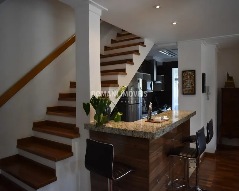 Foto 9 de Apartamento com 3 quartos à venda, 119m2 em Campos Do Jordao - SP