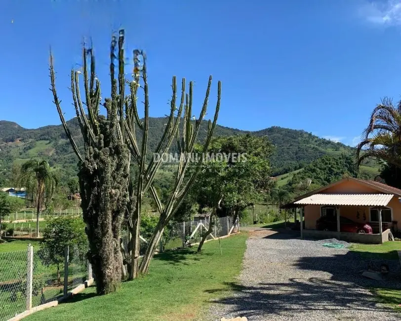 Sítio / Rancho com 4 quartos à venda, 250m2 em Goncalves - MG - imagem 8 Foto 8 de Sítio / Rancho com 4 quartos à venda, 250m2 em Goncalves - MG