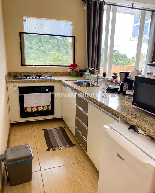 Foto 9 de Casa com 2 quartos à venda, 185m2 em Campos Do Jordao - SP