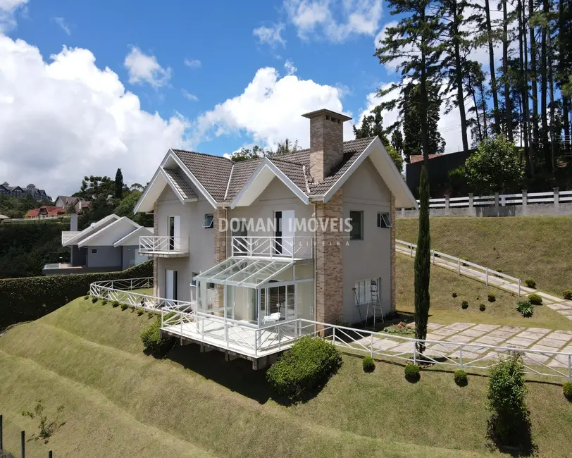 Foto 1 de Casa com 4 quartos à venda, 230m2 em Campos Do Jordao - SP