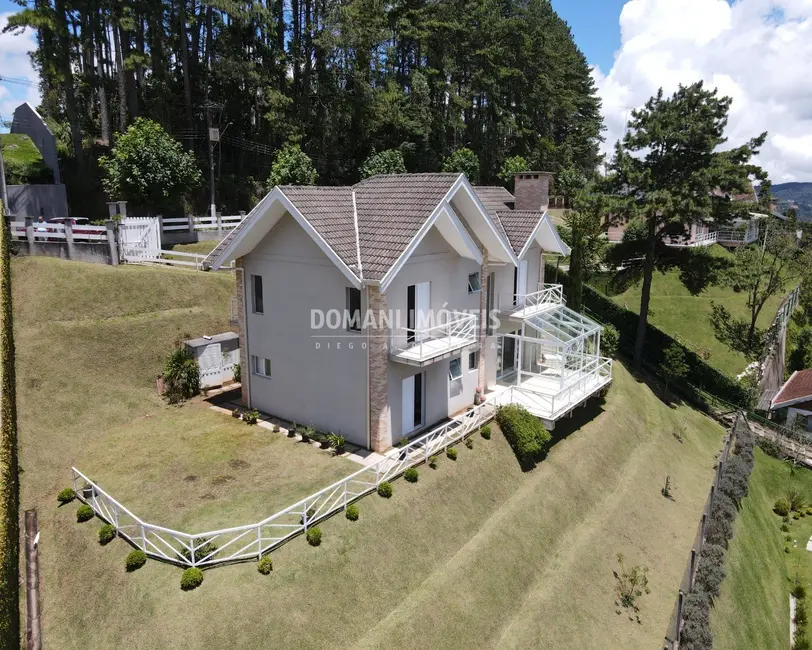 Foto 4 de Casa com 4 quartos à venda, 230m2 em Campos Do Jordao - SP