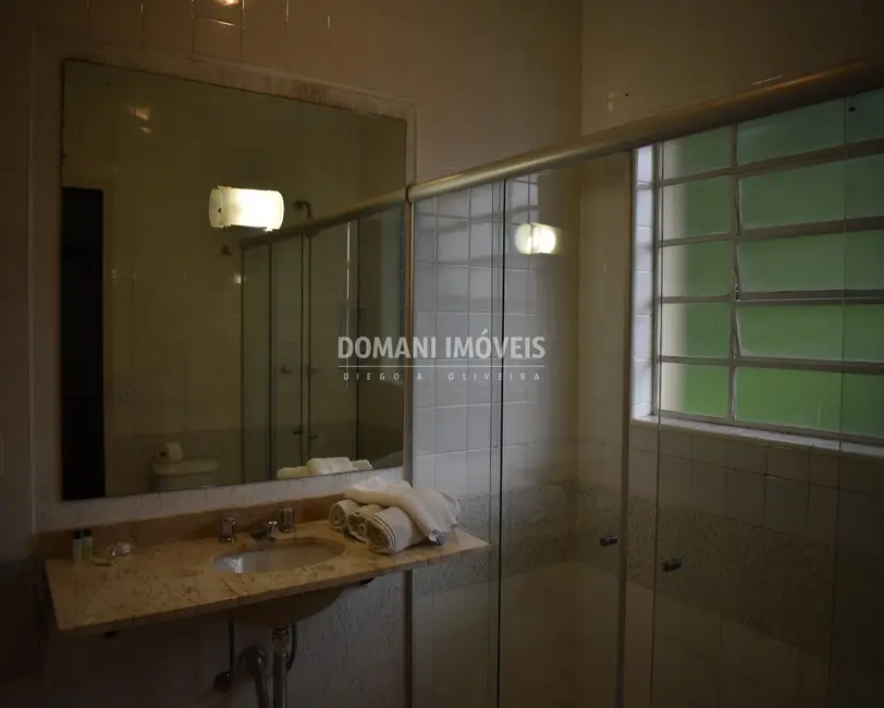 Foto 8 de Casa com 4 quartos à venda, 165m2 em Campos Do Jordao - SP