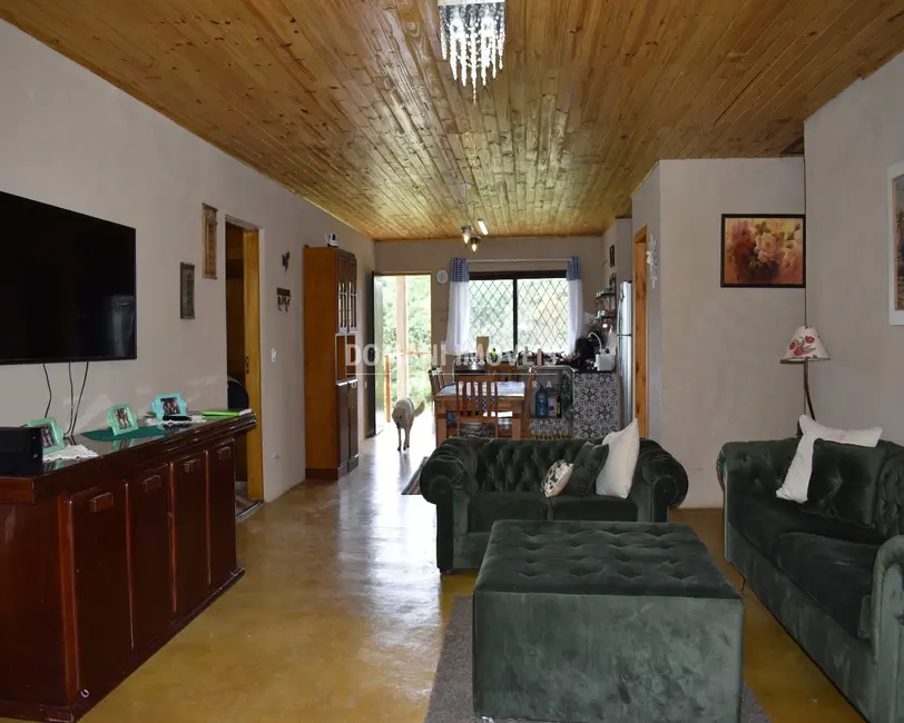 Casa com 3 quartos à venda, 185m2 em Campos Do Jordao - SP - imagem 9 Foto 9 de Casa com 3 quartos à venda, 185m2 em Campos Do Jordao - SP