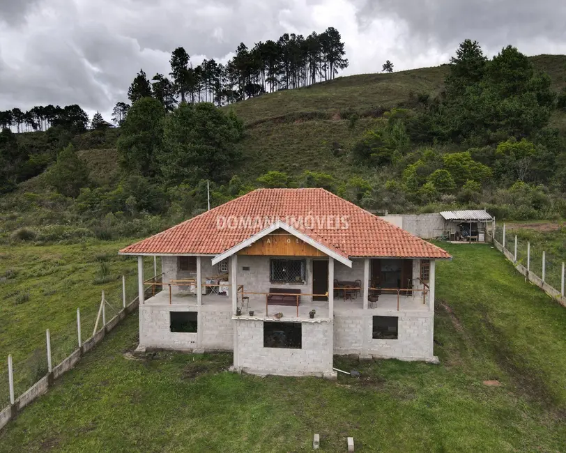 Casa com 3 quartos à venda, 185m2 em Campos Do Jordao - SP - imagem 5 Foto 5 de Casa com 3 quartos à venda, 185m2 em Campos Do Jordao - SP