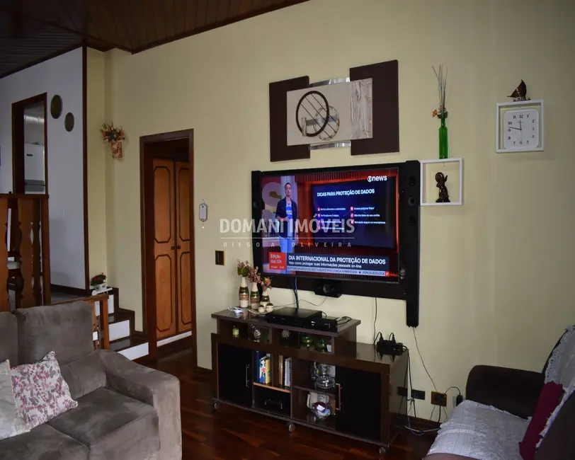 Foto 7 de Casa com 4 quartos à venda, 168m2 em Campos Do Jordao - SP