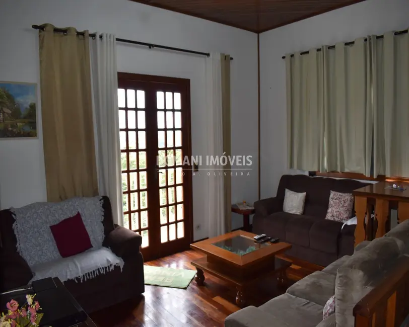 Foto 5 de Casa com 4 quartos à venda, 168m2 em Campos Do Jordao - SP