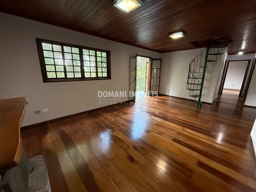 Apartamento com 4 quartos para alugar, 124m2 em Campos Do Jordao - SP - imagem 2 Foto 2 de Apartamento com 4 quartos para alugar, 124m2 em Campos Do Jordao - SP